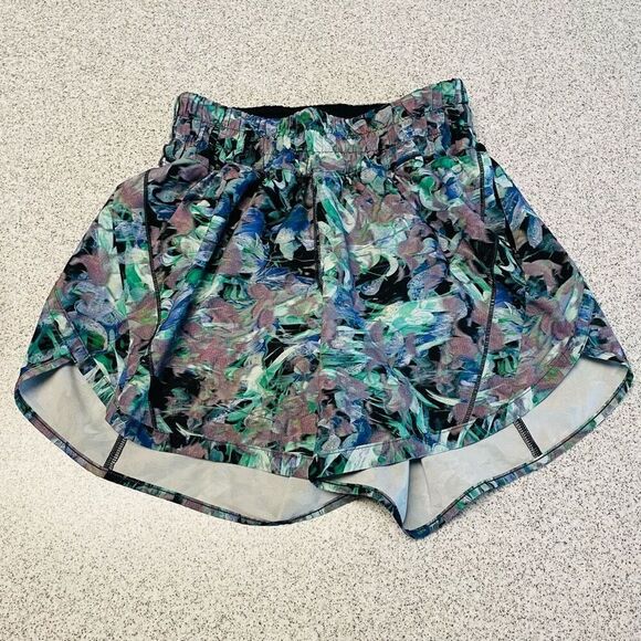 Lululemon Track That Mid-Rise Short 5" Rapid Flourish Multi Size 2 - Picture 11 of 11
